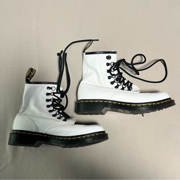 Dr. Martens 1460 White Leather Lace-Up Combat Boots • Women’s 8 (EU 39) - Picture 7 of 15